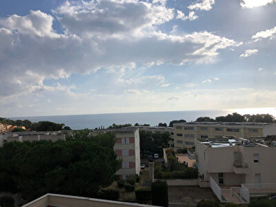 Appartement Studio La Ciotat 1 piece 26 m2 vue Mer avec loggia fermee