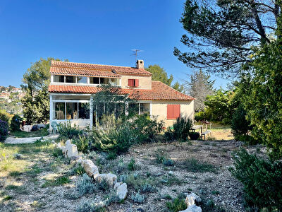 Maison 8 pieces de 210m2 environ, TERRAIN plat de 1700M2