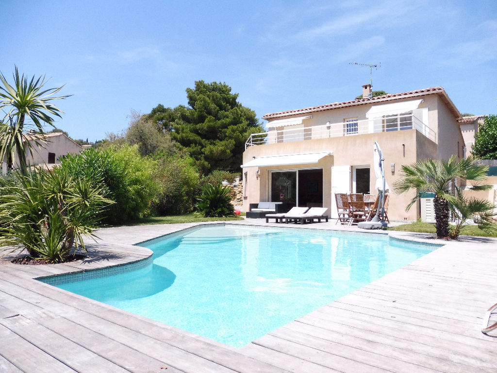 photos n°1 Villa Carqueiranne 5 pièce(s) 130 m² - Au calme et proche de la mer