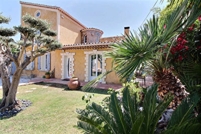 Maison Toulon Est 5 pieces 132.84 m2 - Dans un ecrin de verdure