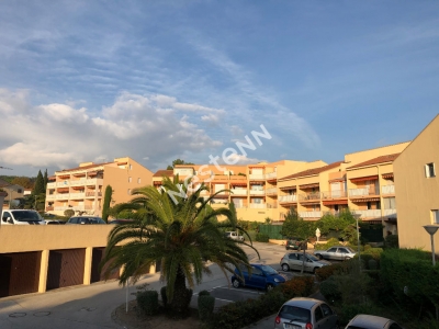 Appartement Carqueiranne 1 piece 21.65 m2 - Residence calme et proche du Centre-ville