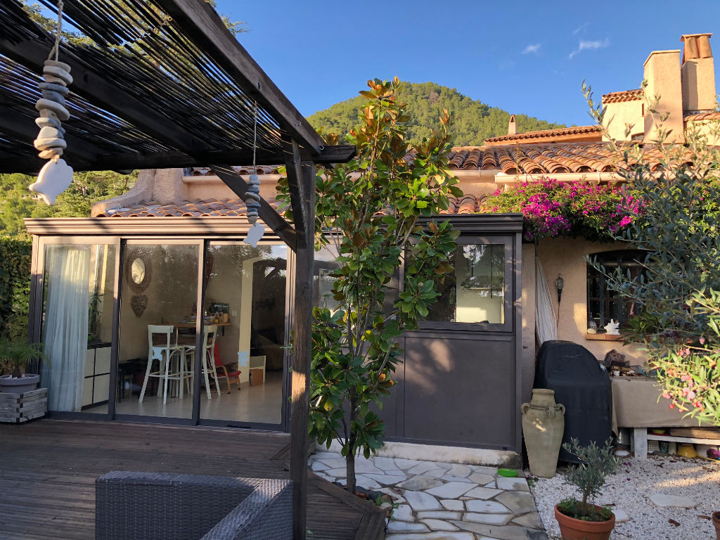 photos n°1 Maison Carqueiranne 4 pièce(s) 88.45 m² - Sur les hauteurs et proche du Centre-ville