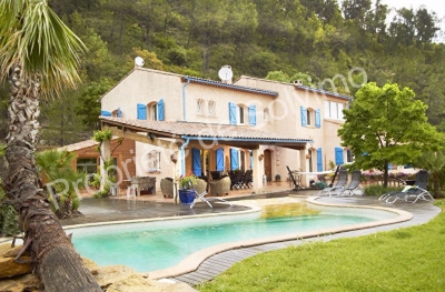Maison Belgentier 10 pieces 245 m2