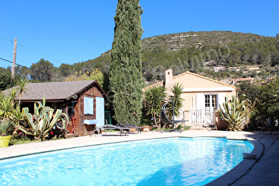 Maison Sollies Toucas 7 pieces terrain 1730 m2