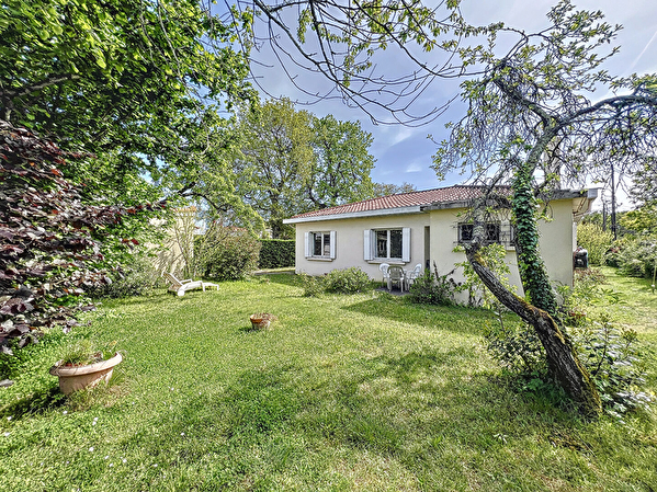 Maison Merignac plain-pied jardin sans vis a vis au pied du tram A