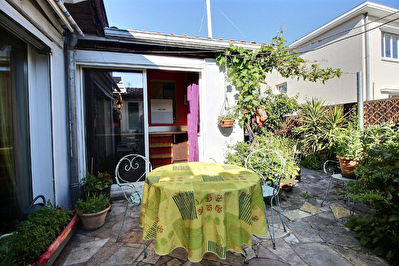 Maison Merignac 3 pieces 76 m2 au calme sans vis a vis avec dependance