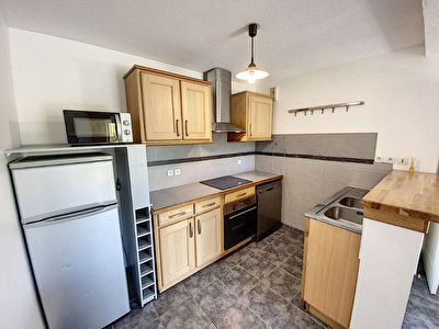 Appartement Merignac T2 Meuble avec parking balcon et Tram A a deux pas.