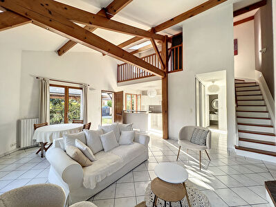 Maison MERIGNAC 3 chambres au calme et proche commodites.