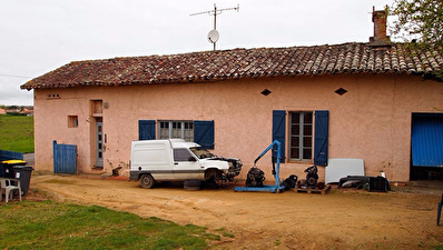 Ferme t3 a renover a Montech