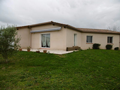 Maison recente t5 de plain-pied a Meauzac