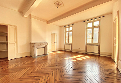Grand appartement 5 pieces 135 m2 Montauban Centre Ville avec garage