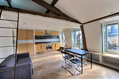 75018 - Rue Labat - Studio meuble (31m2+20m2 de mezzanine) au 5eme et dernier etage