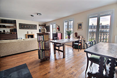 Chateau d'eau - Appartement 3 pieces - 5eme etage avec asc - vue degagee