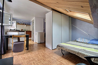 75009 Liege - Studio 4eme et dernier etage (exposition sud)