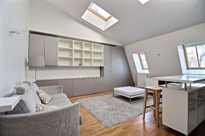 Exclusivite Nestenn - Studio meuble 75116 au 5eme etage avec ascenseur