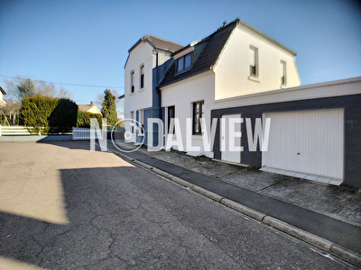 MAISON DE VILLE DE renovee ,avec 2 APPARTEMENTS - terrain de 6 ares.