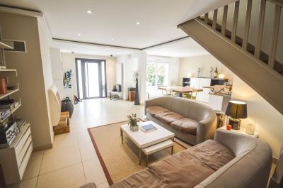 Maison 7 pieces de 220m2 - 270m2 de terrain