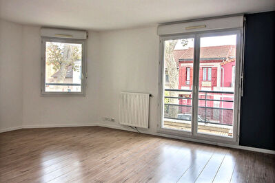 Appartement Suresnes 3 pieces 61 m2 + balcon + parking