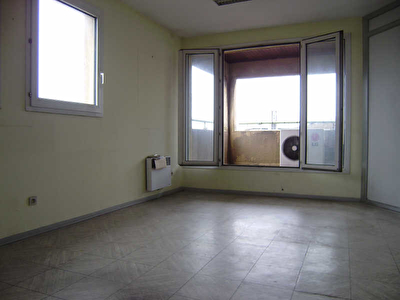 BUREAU VITROLLES - 80 m2