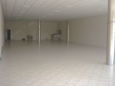 LOCAL 250 m2 VITROLLES
