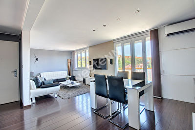 APPARTEMENT T3/4 SECTEUR VILLAGE