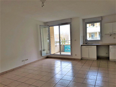 T2 + GARAGE - VITROLLES - LES BORDS DU LAC