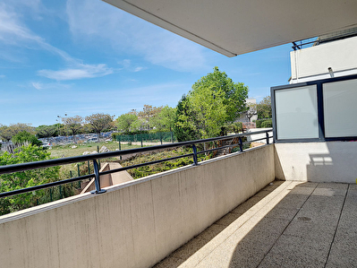 T2 TERRASSE ET GARAGE VITROLLES SUD