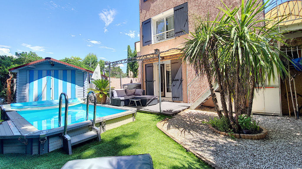 photos n°1 Maison T6 avec piscine, jacuzzi, dépendance et suite parentale en rez-de-chaussée à Vitrolles