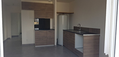 PROXIMITE VILLAGE JOLI T2 + JARDINET