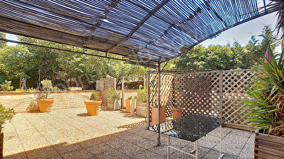T2 STANDING VIEUX VILLAGE VITROLLES