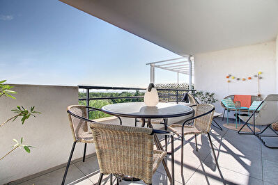 Appartement 4 pieces 72 m2 avec terrasse et place de parking