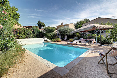 Villa traditionnelle Vitrolles T5 125 m2 + studio independant 20 m2