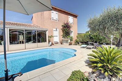 Maison Eyguieres T5 141 m2