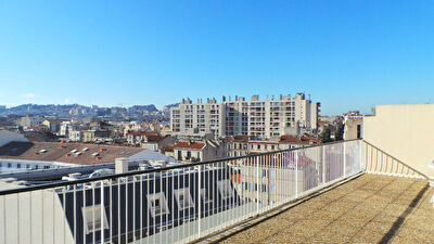 Appartement Marseille 13005) 2 pieces 44 m2 + Terrasse 34 m2