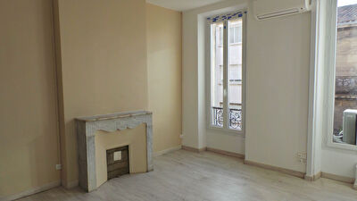 Appartement Marseille (13005) 2 /3 pieces 51 m2