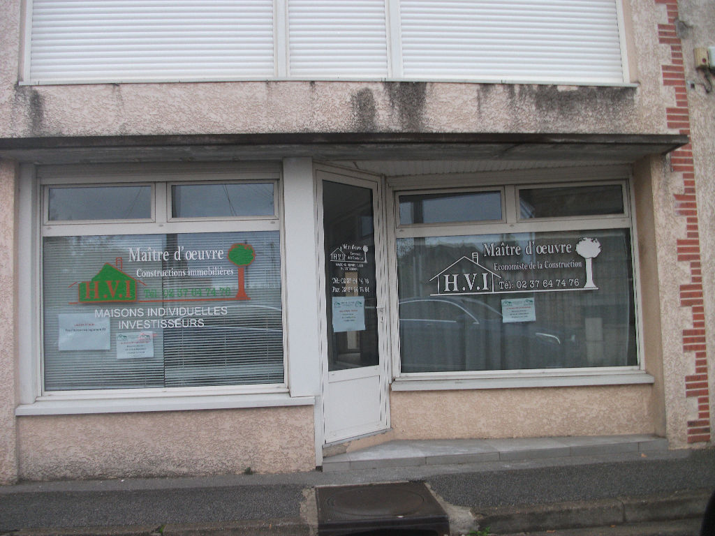 LOCAL COMMERCIAL DE 67.81M² LOCAL COMMERCIAL DE 67.81M²