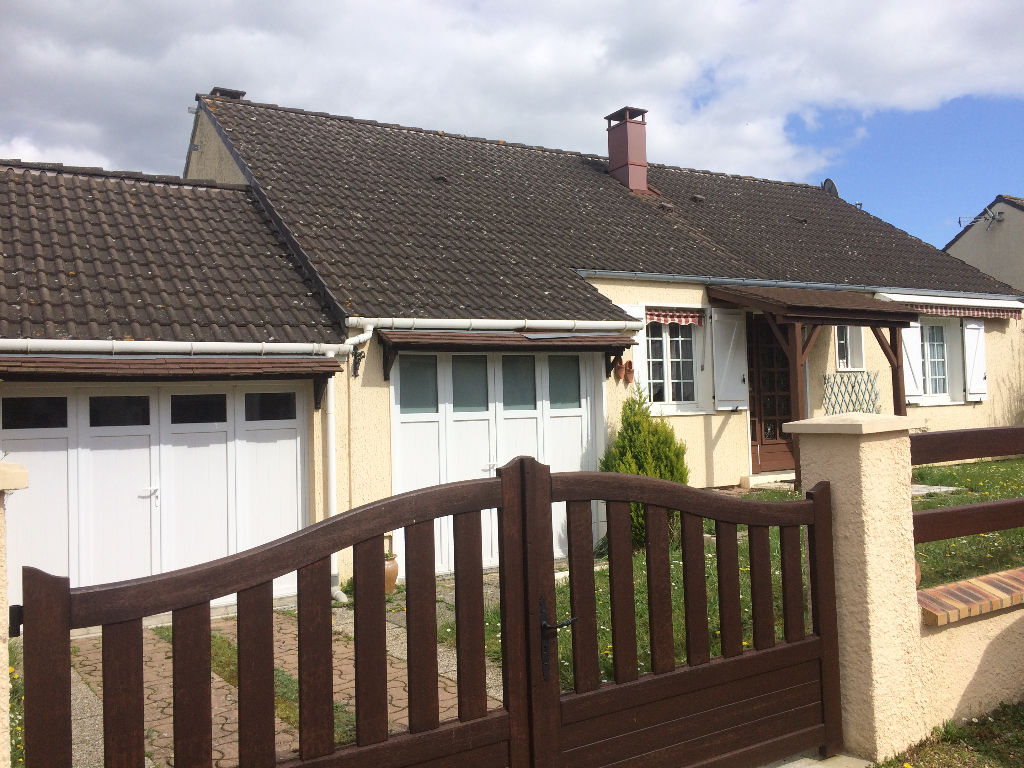 ANET, Pavillon de plain pied avec double garage ANET, Pavillon de plain pied avec double garage