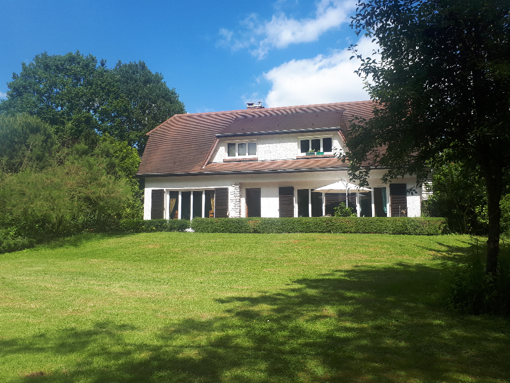 Proche Anet , maison Traditionnelle sur S/Sol complet Proche Anet , maison Traditionnelle sur S/Sol complet