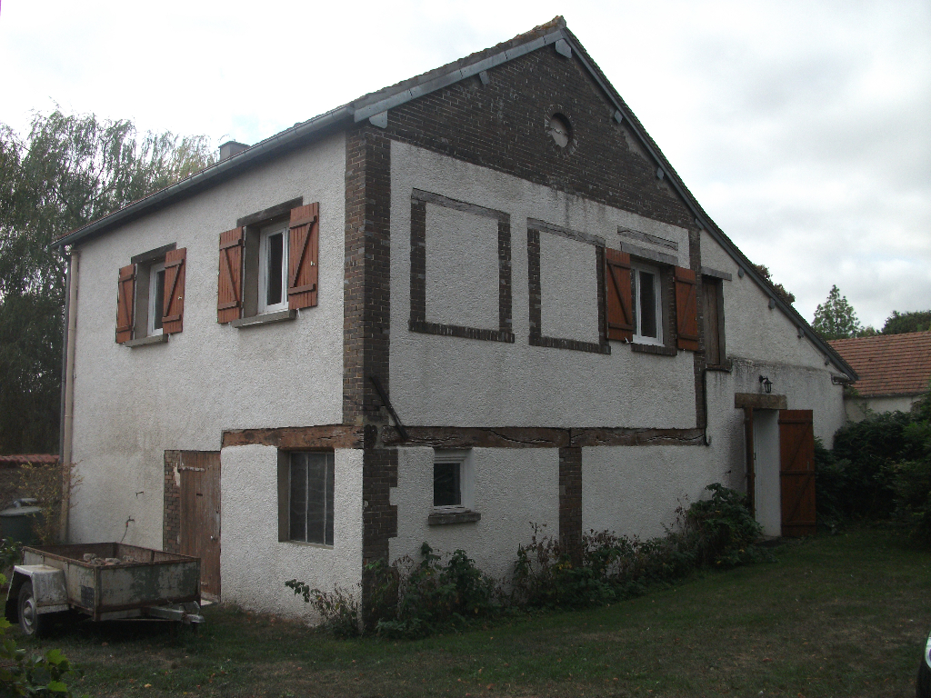 MAISON ANCIENNE AVEC POTENTIEL MAISON ANCIENNE AVEC POTENTIEL