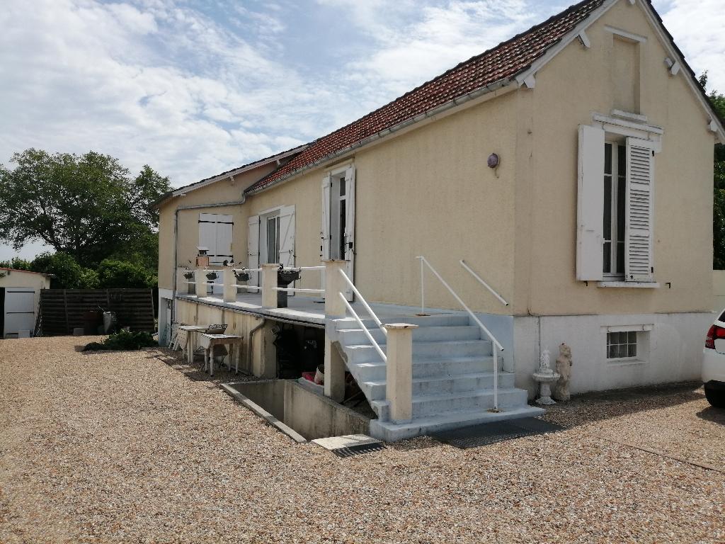 MAISON TRADITIONNELLE IMPECCABLE MAISON TRADITIONNELLE IMPECCABLE