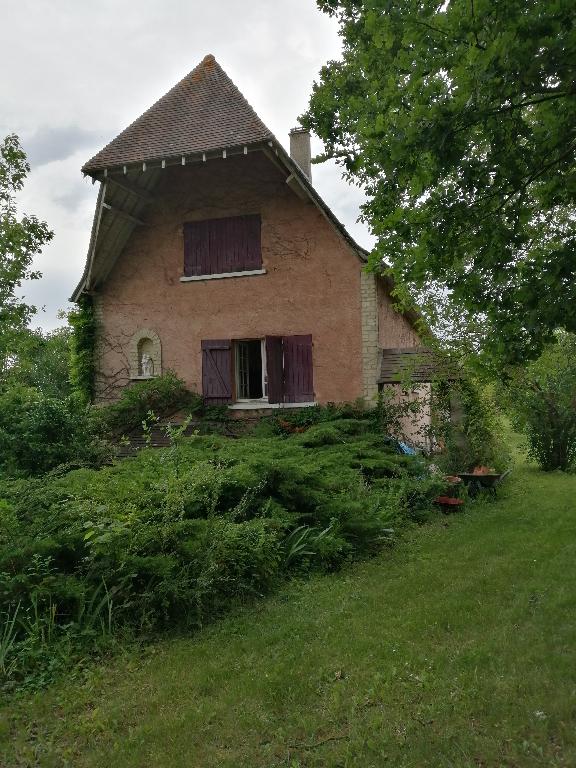 MAISON ANCIENNE SUR UN PARC DE 4000M² MAISON ANCIENNE SUR UN PARC DE 4000M²