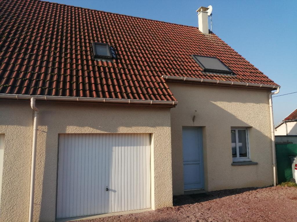 Maison traditionnelle de 2011 en parfait état Maison traditionnelle de 2011 en parfait état