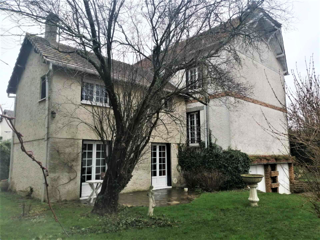 Maison de caractère avec local de 200m² Maison de caractère avec local de 200m²