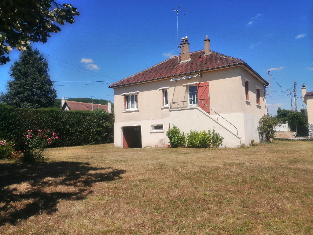 MAISON TRADITIONNELLE SUR S/SOL MAISON TRADITIONNELLE SUR S/SOL