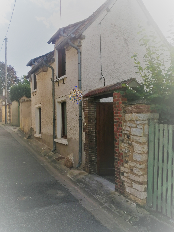 MAISON DE VILLE AU CENTRE D'ANET MAISON DE VILLE AU CENTRE D'ANET