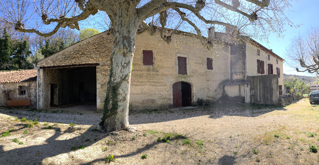Ferme La Garde Adhemar 9 pièce(s) 180 m2 Ferme La Garde Adhemar 9 pièce(s) 180 m2