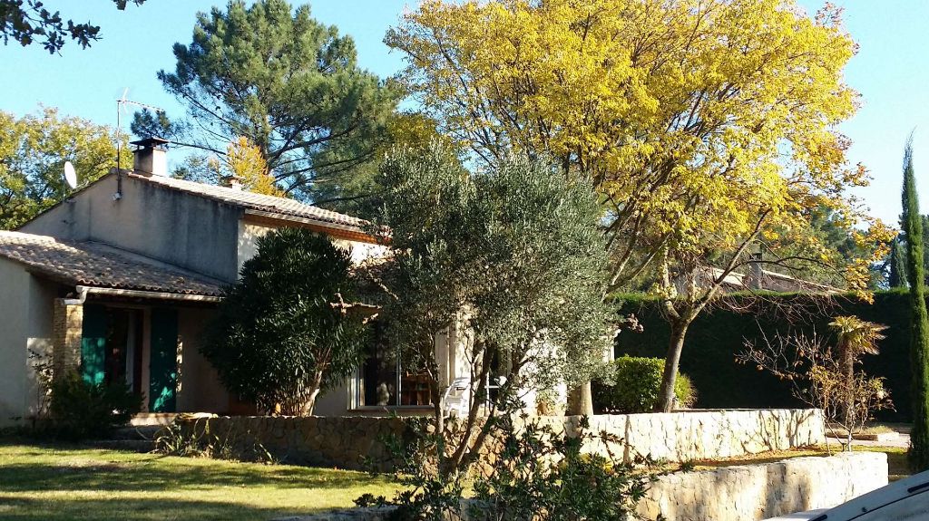 Maison Mondragon 5 pièces 130 m2 Maison Mondragon 5 pièces 130 m2
