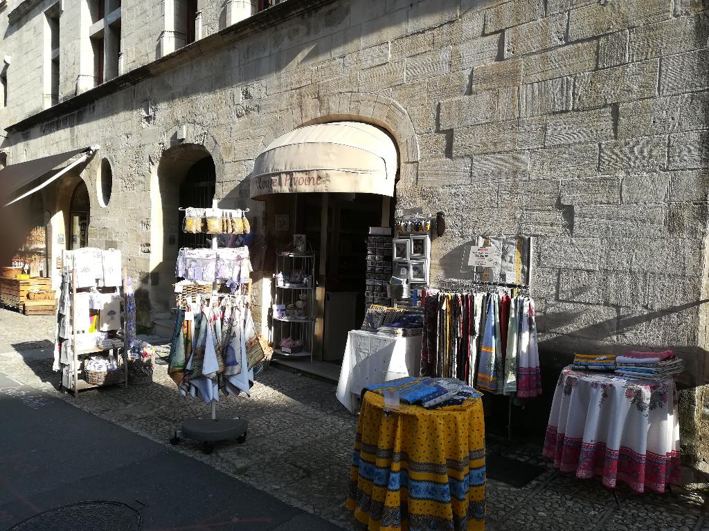 Fonds de commerce à 2 mn du Palais des Papes Fonds de commerce à 2 mn du Palais des Papes