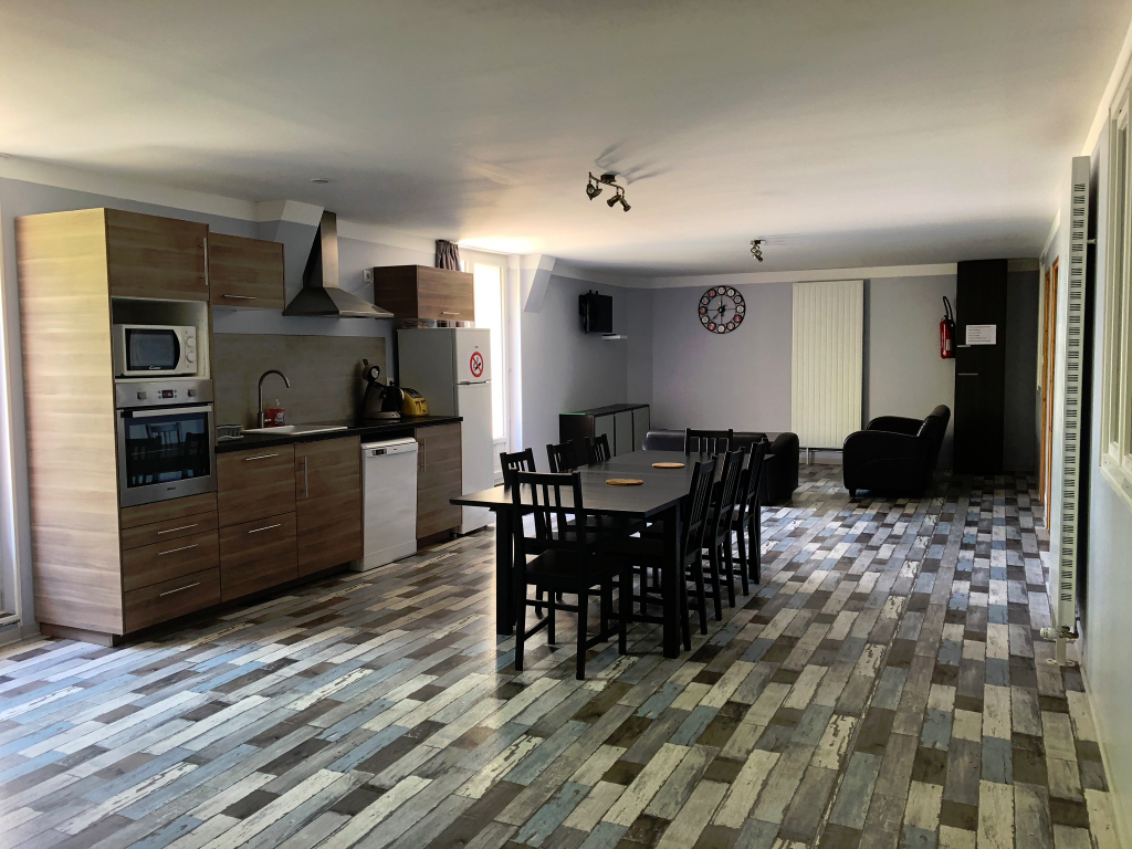 Maison d'hôtes+gîte 11 pièce(s) 280 m2 Maison d'hôtes+gîte 11 pièce(s) 280 m2