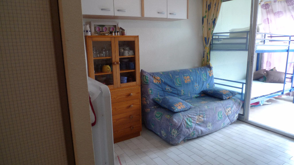 LOC A L ANNEE REZ CHAUSSEE T2 MEUBLE LIBRE AU 1ER SEPT LOC A L ANNEE REZ CHAUSSEE T2 MEUBLE LIBRE AU 1ER SEPT